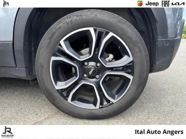Jeep Avenger electrique 156ch 115kw summit/toit ouvrant/cuir/pac — photo 11