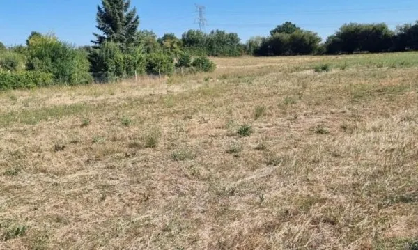 Terrain 671 m²