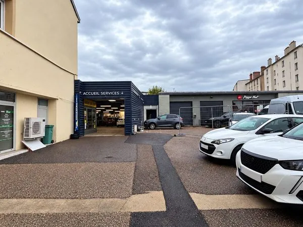 Local 1026 m² Nancy