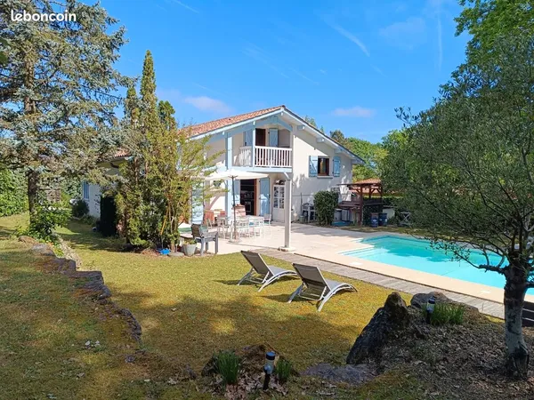Maison familiale avec studio indépendant