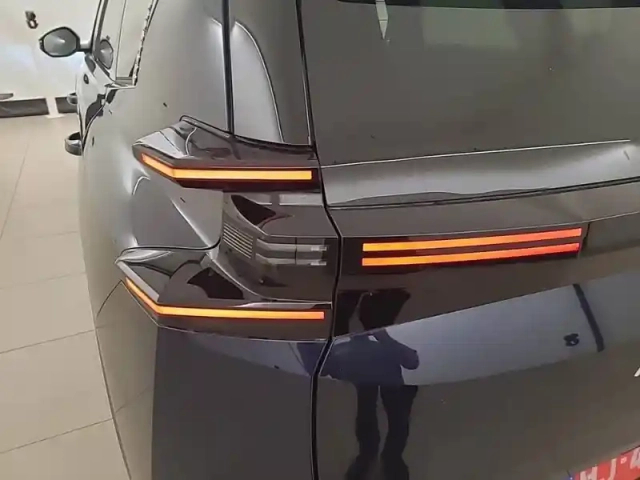 Citroën C5 Aircross hybride 145 ch e-dcs6 — photo 17