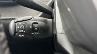 Peugeot 2008 1.2 PureTech 100ch S&S Allure — photo 25