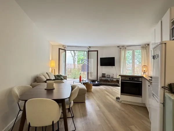 Courbevoie - Front de Seine - Rez-de-Jardin- 2 pièces - 39m2