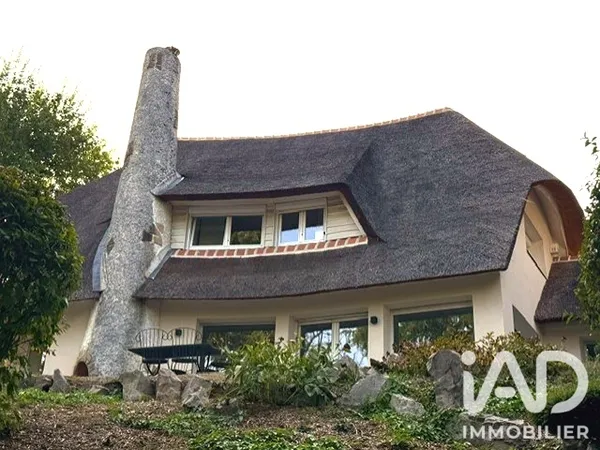 Maison 10 pièces 243 m²