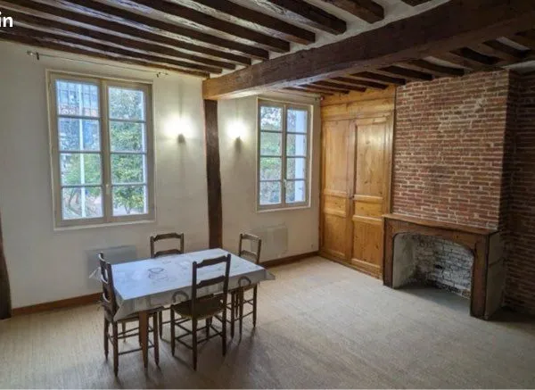 Appartement F2 meublé de 55 m² avec bureau et parking