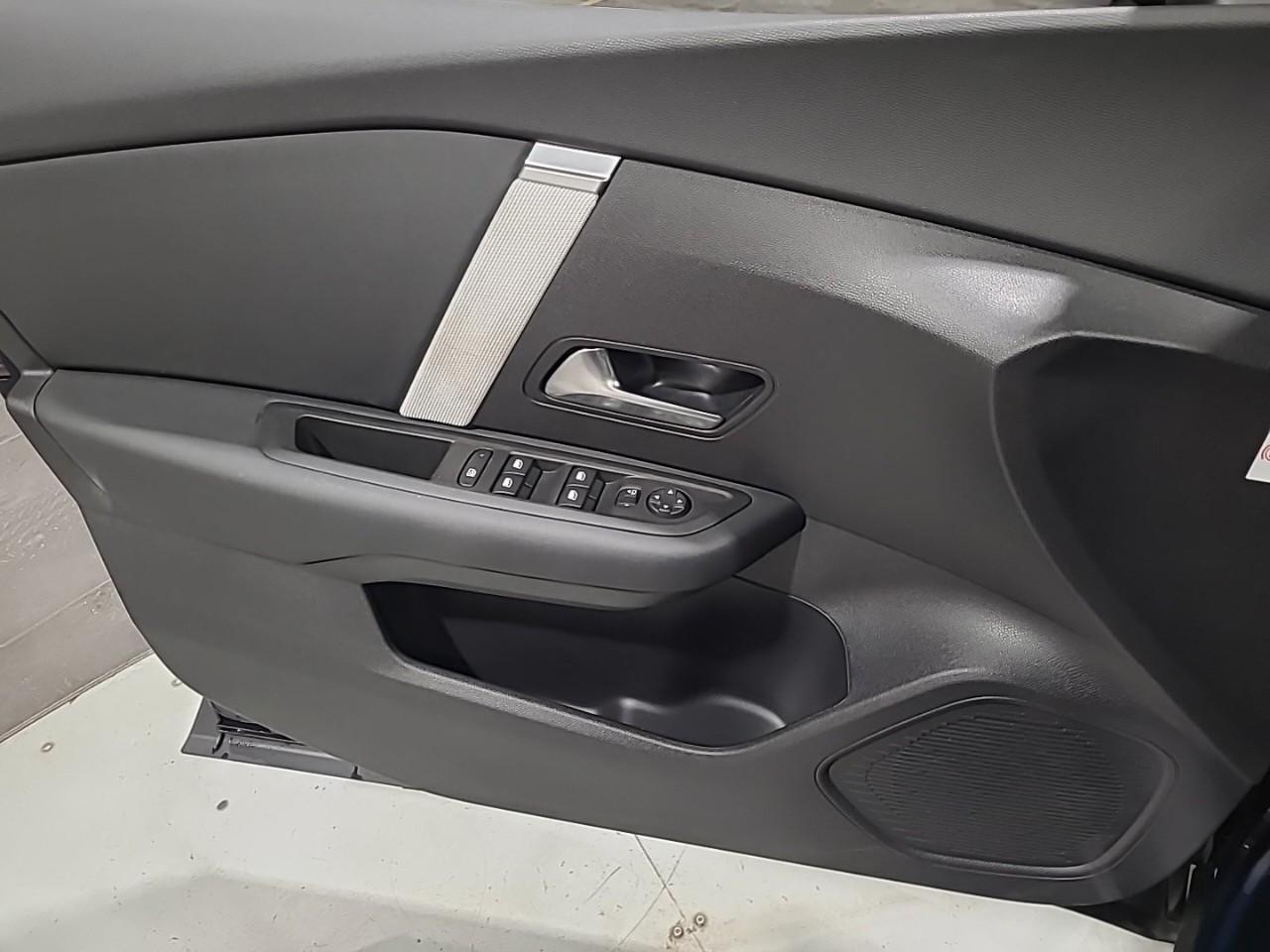 Citroën C4 hybride 136 e-dcs6 max — photo 27