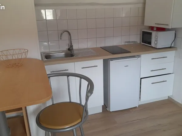 Studio avec chambre indépendante proche hôpital
