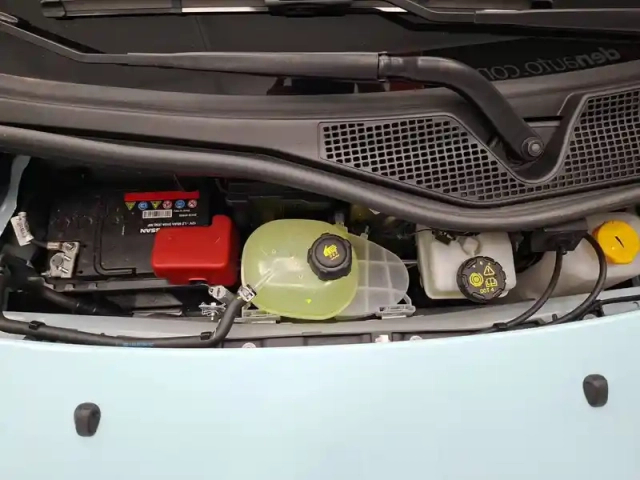 Renault Twingo iii e-tech — photo 13