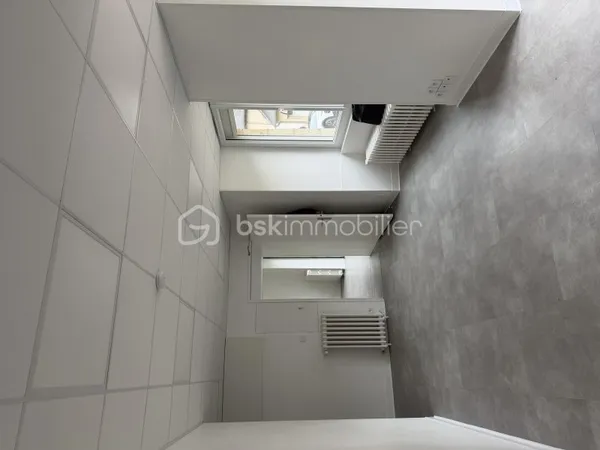 Local 4 pièces 82 m²