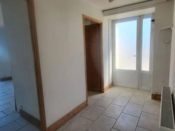 Appartement Location Saint-Laurent-du-Bois 2p 60m² 700€