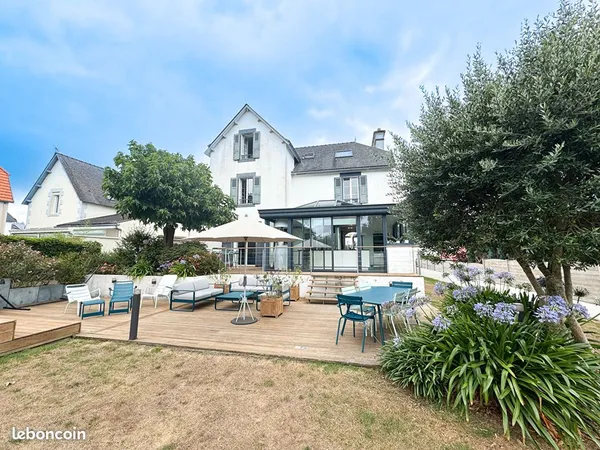 Maison 6 pièces 211 m²