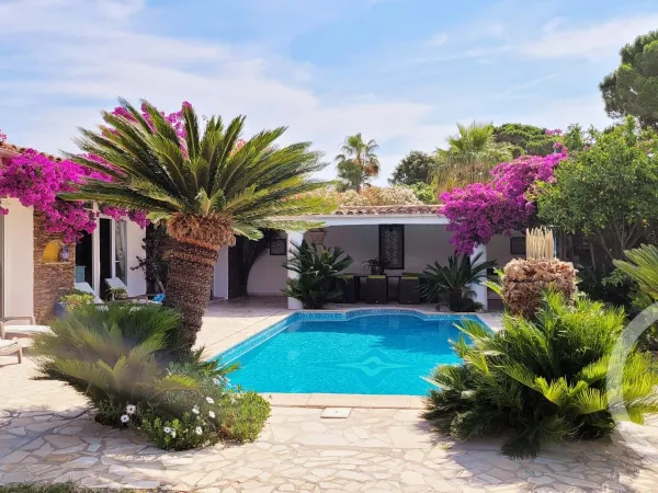 Maison 8 pièces 237 m²