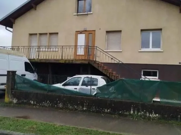 ? de Village proche de frontières suisse