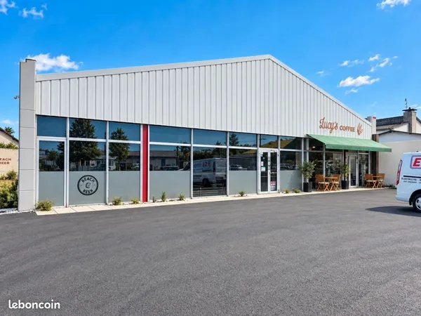 À LOUER - LOCAL COMMERCIAL 290 m² - LESCAR / QUARTIER LIBRE