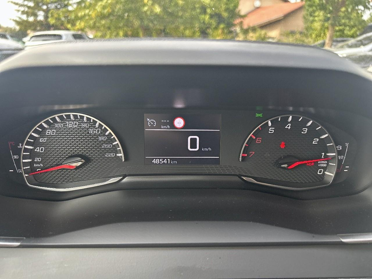 Peugeot 208 1.2 puretech 100ch s&s allure — photo 17