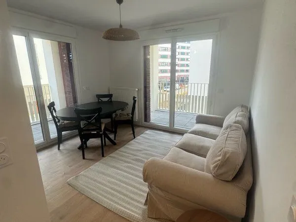 À louer montreuil 2 pièces 37m2 avec 3 terrasses de 18m2 meublé et équipé