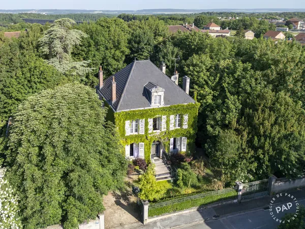 Maison 9 pièces 300 m²