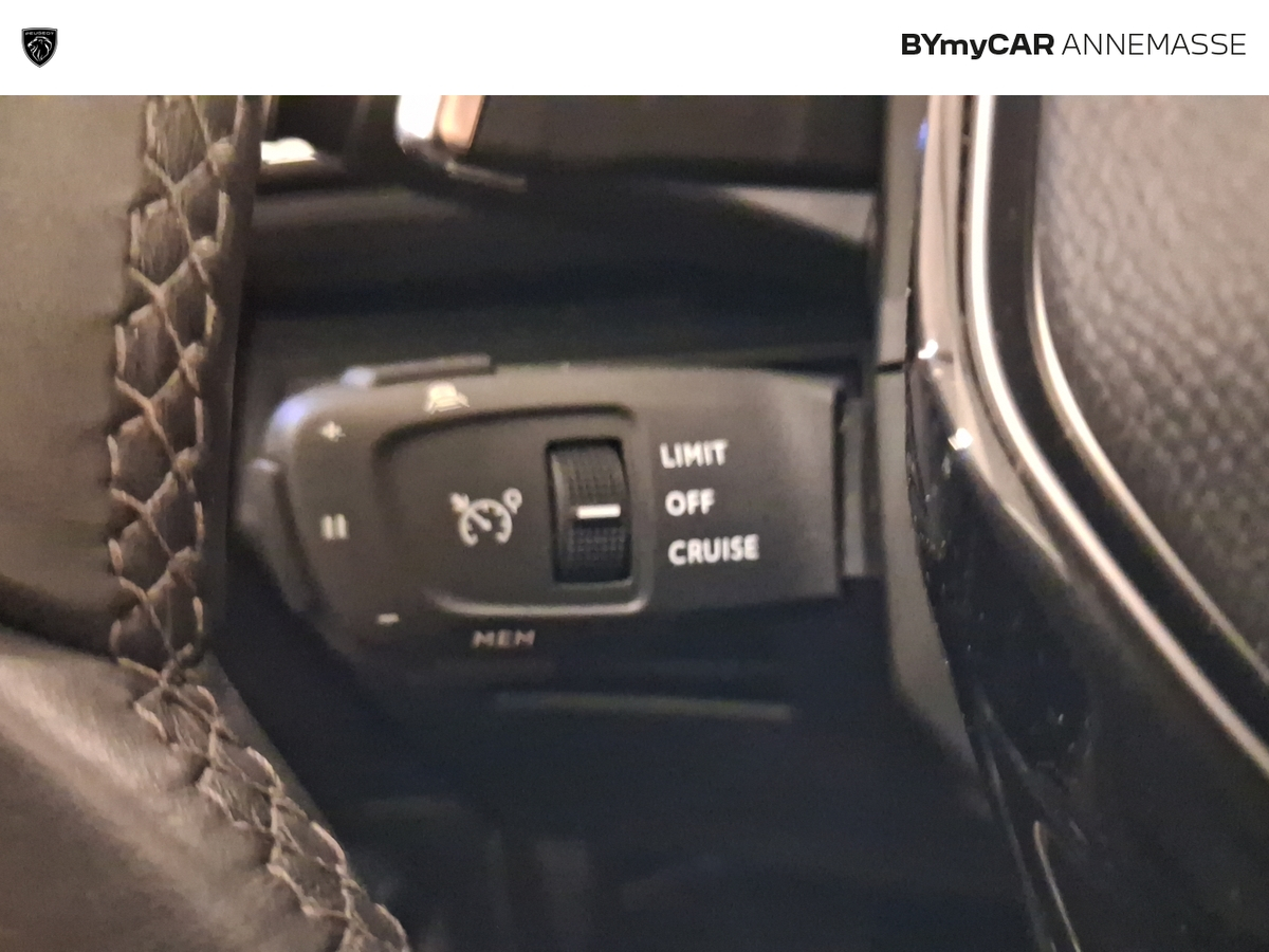 Peugeot 3008 Hybrid 225 e-EAT8 — photo 30