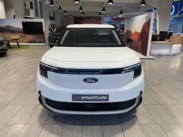 Ford Explorer 286ch extended range 77kwh pack premium rwd — photo 2