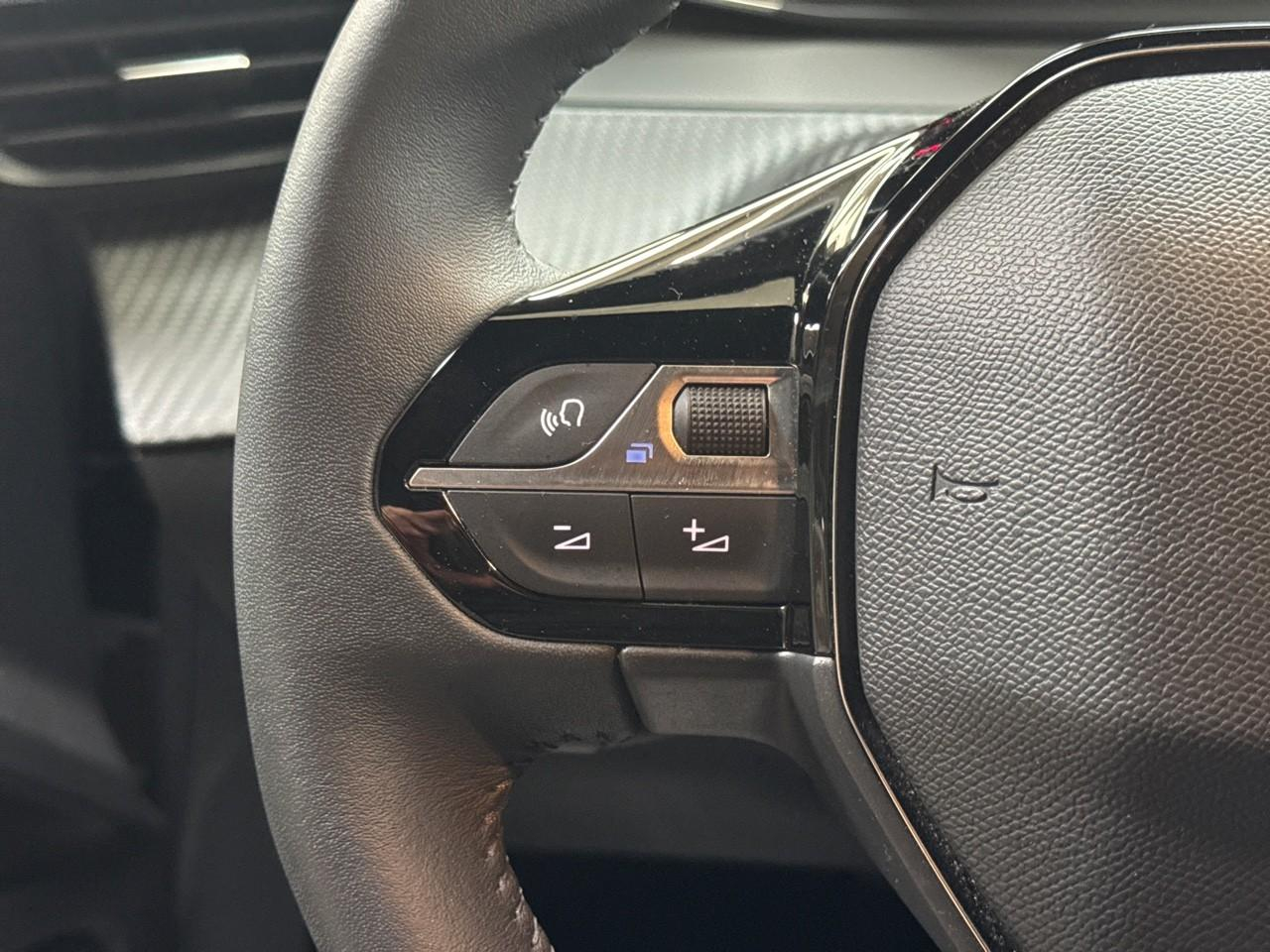 Peugeot 2008 1.2 puretech 100ch s&s active — photo 14