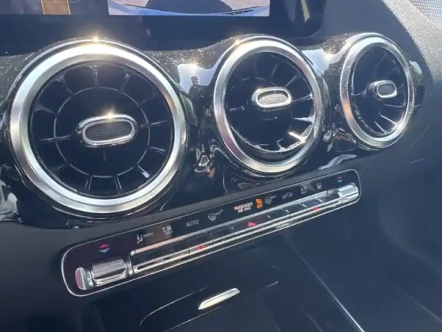 Mercedes Gla 250 e progressive line — photo 20