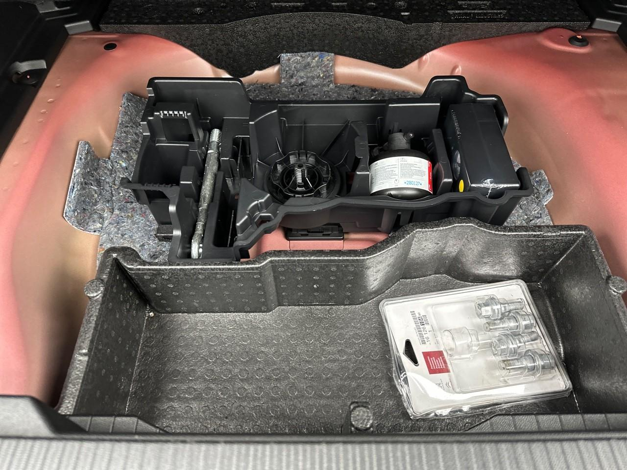 Peugeot 2008 puretech 130 s&s bvm6 allure pack — photo 35