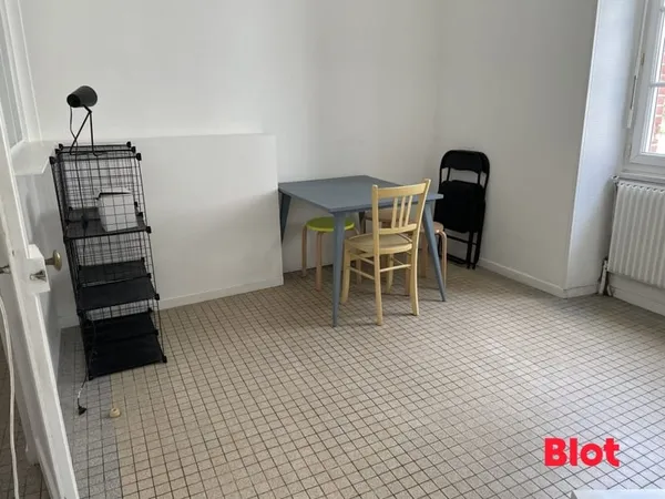 A vendre chez BLOT IMMOBILIER, appartement type 2 de plus 31 m².