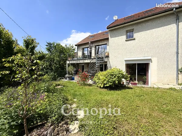 Maison 7 pièces 160 m²