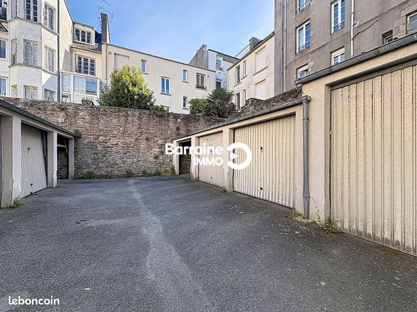 Parking/box BREST