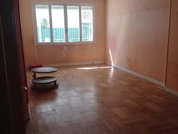 Appartement 2/3 pièces de 69 m² à Nice - À rénover - Proche mer et tramway