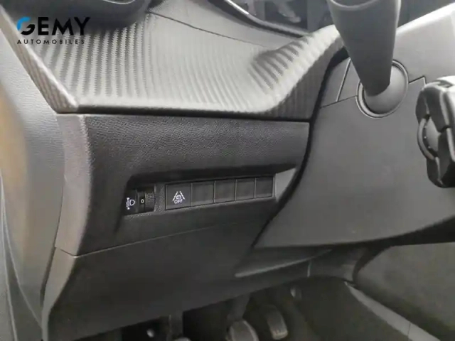 Peugeot 208 puretech 75 s&amp;s bvm5 — photo 17