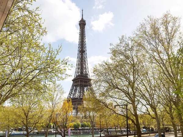 Paris XVIe - Trocadéro - Tour Eiffel