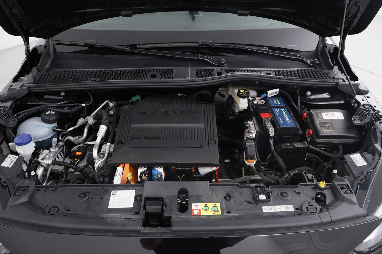Peugeot 208 — photo 32