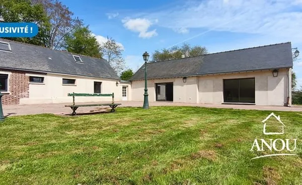 MAISON DE CAMPAGNE SUR UN TERRAIN CLOS ET ARBORÉ DE 5400 m2