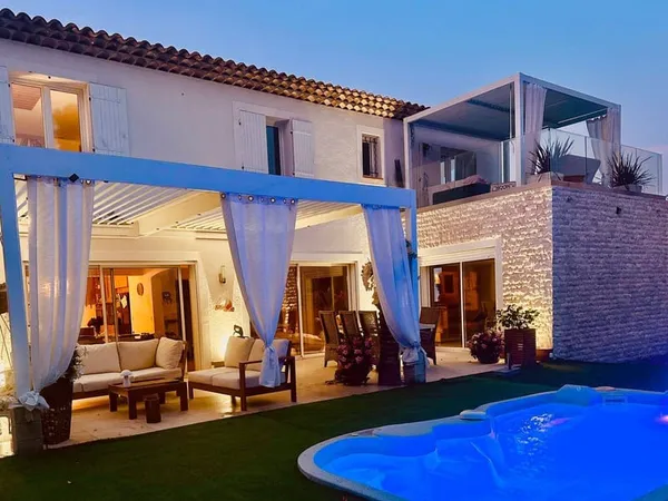 Maison 7 pièces 205 m²