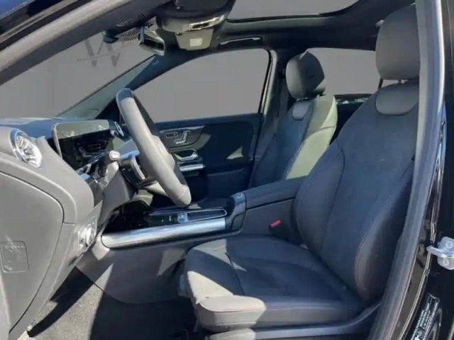 Mercedes Gla 200 d amg line — photo 20