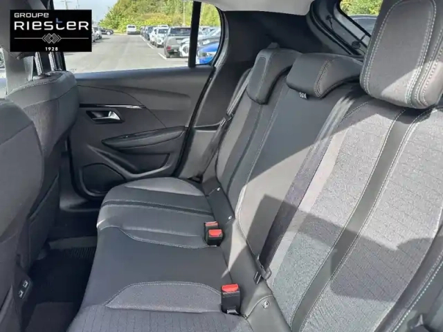 Peugeot 208 puretech 100 s&amp;s eat8 — photo 12