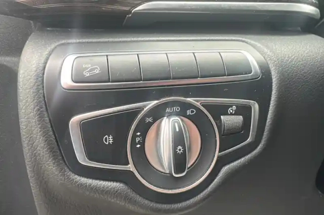 Mercedes Cla sse v extra-long 300 d 9g-tronic 4x4 — photo 40