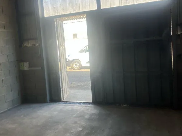 Local industriel pour stockage
