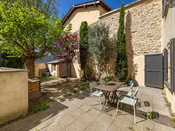 Duplex de charme avec jardin paysagé à Rochetaillée-sur-Saône