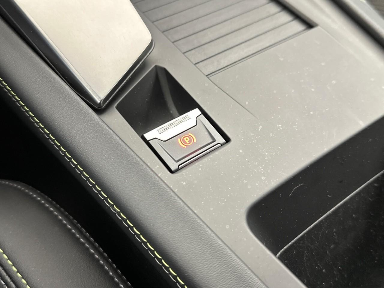 Peugeot 408 phev 180 e-eat8 gt — photo 32