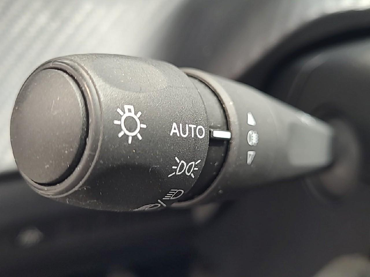 Peugeot 208 bluehdi 100 s&s bvm6 premium — photo 22