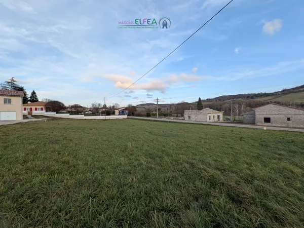 Terrain avec vue à moins de 15 minutes de St Donat sur l'Herbasse