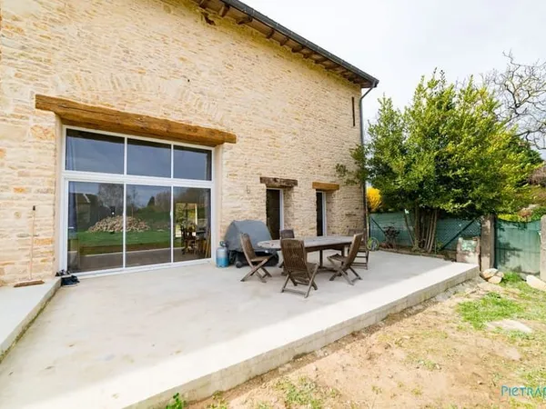 Maison en pierre entierement rénovée avec terrain