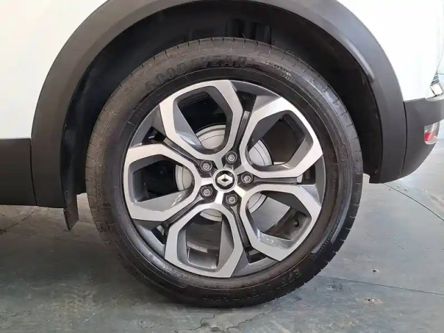 Renault Captur tce 140 edc - 21 — photo 10