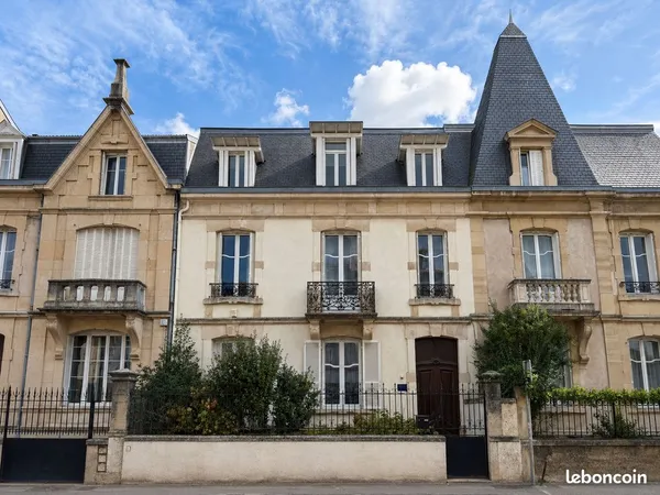 Maison 9 pièces 250 m²