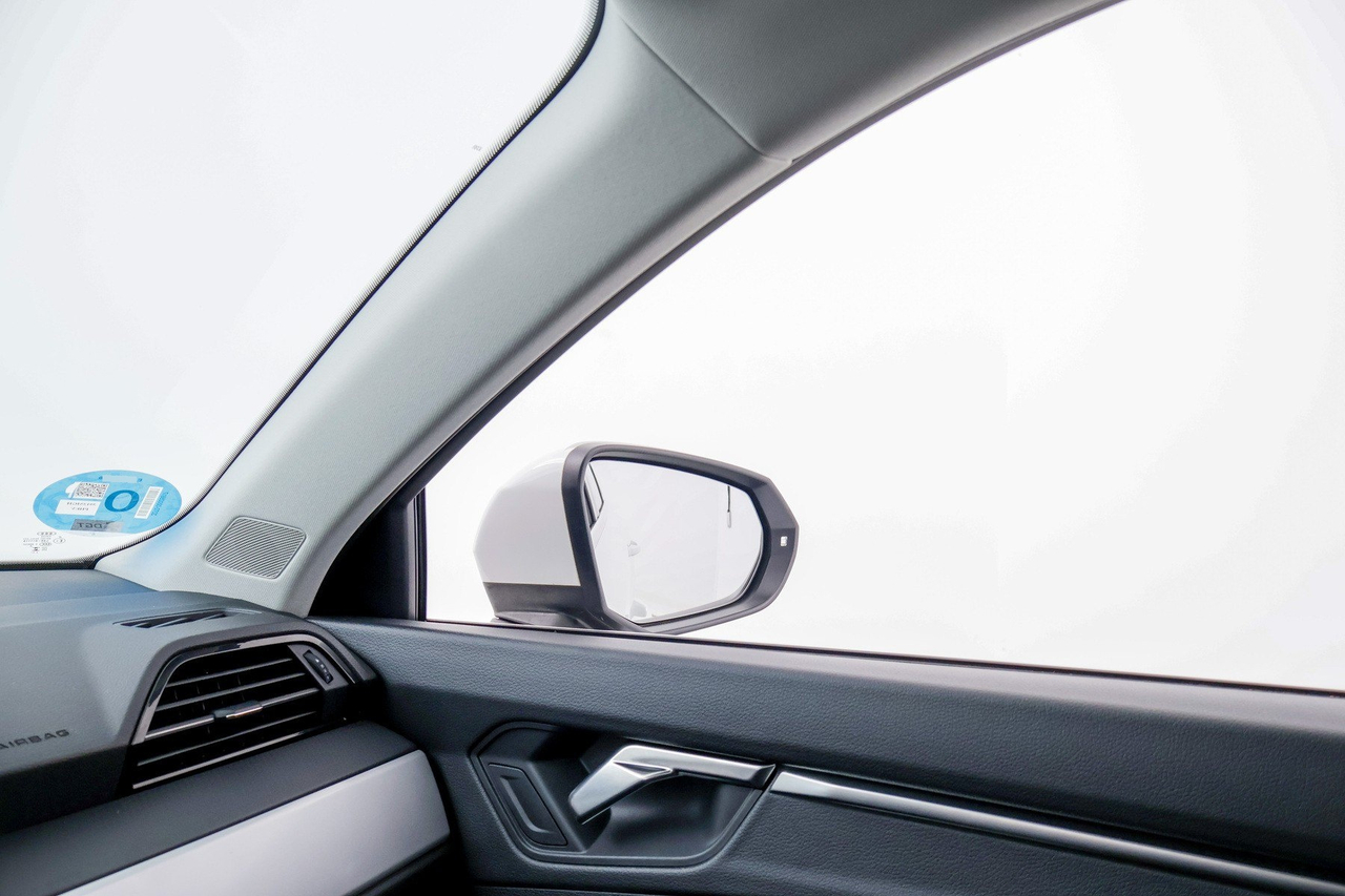 Audi Q3 — photo 28