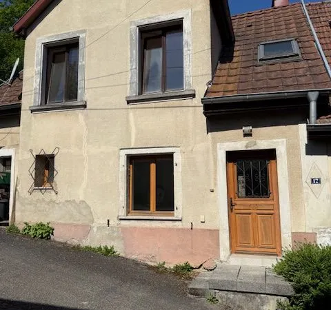 Maison accolée à rénover