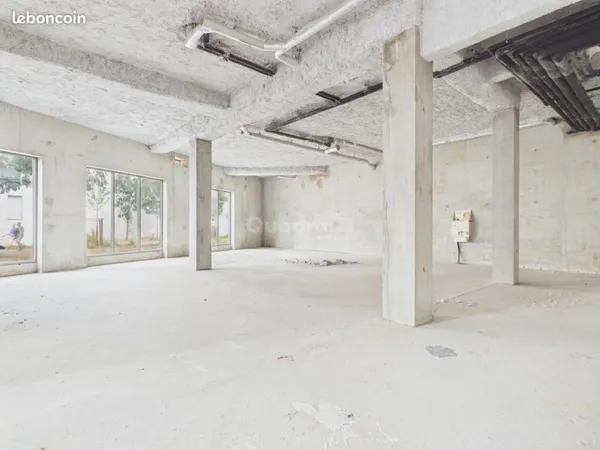 Local commercial 171 m²