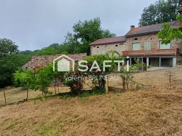 Corps de ferme 182m2 habitables avec env. 600 m² de dépendances - Fort potentiel
